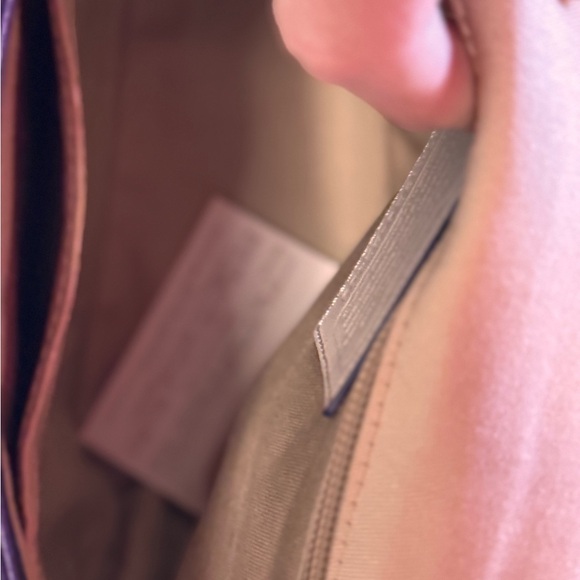 Coach 2013 Large Willis – Collector Condition - Picture 9 of 16